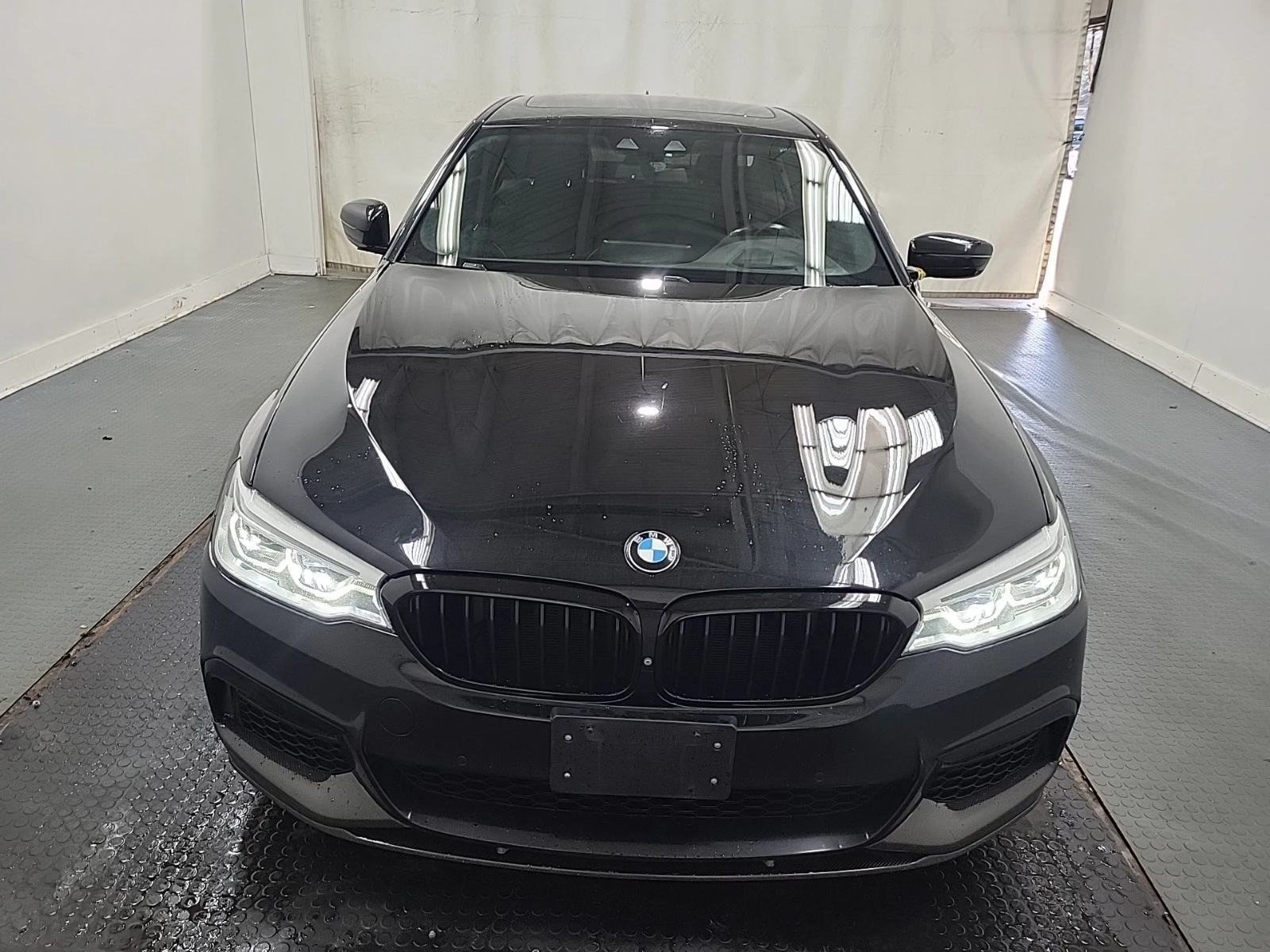 BMW 540 i xDrive/M-Pack/Digital/H&K/HUD/360, снимка 3 - Автомобили и джипове - 54690601
