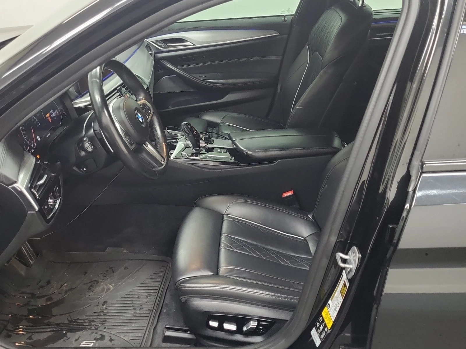 BMW 540 i xDrive/M-Pack/Digital/H&K/HUD/360, снимка 8 - Автомобили и джипове - 54690601