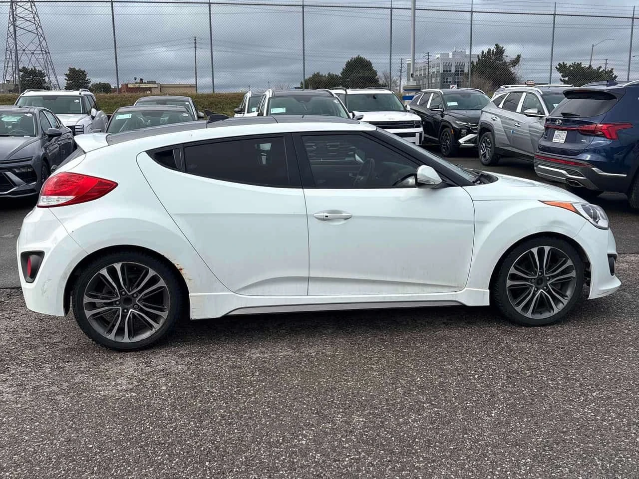 Hyundai Veloster   1.6 Turbo | ПОДГРЕВИ | ПАНОРАМА , снимка 3 - Автомобили и джипове - 54971710
