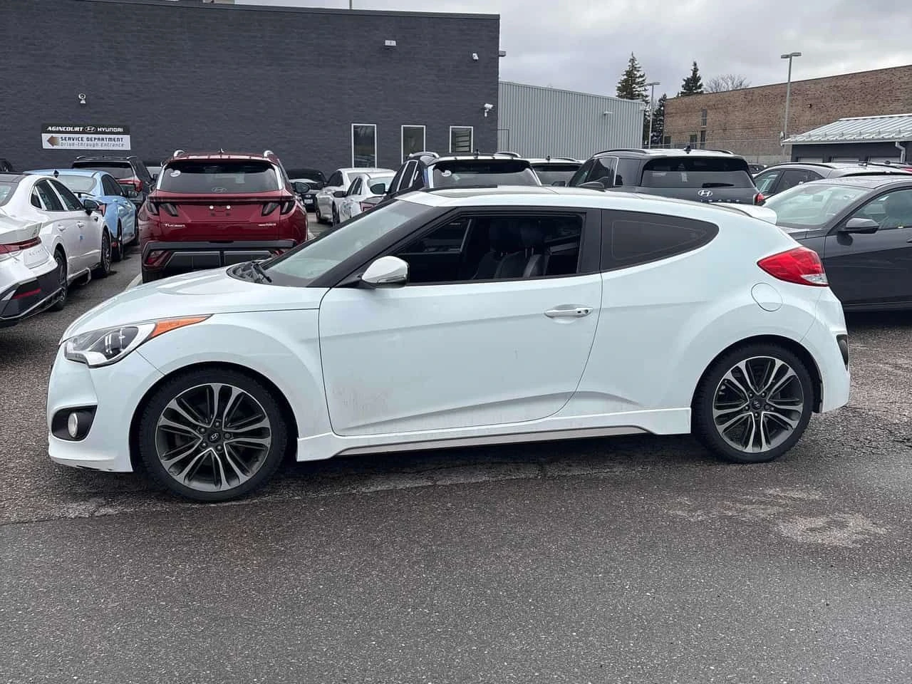 Hyundai Veloster   1.6 Turbo | ПОДГРЕВИ | ПАНОРАМА , снимка 2 - Автомобили и джипове - 54971710