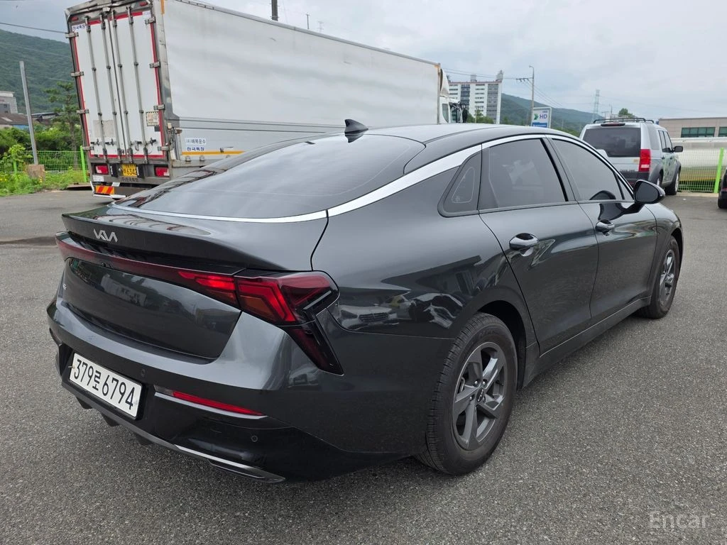 Kia K5 2.0* LPI* TRENDY* ПОДГРЕВ* КАМЕРА* LANE* ASSIST* , снимка 2 - Автомобили и джипове - 55562474