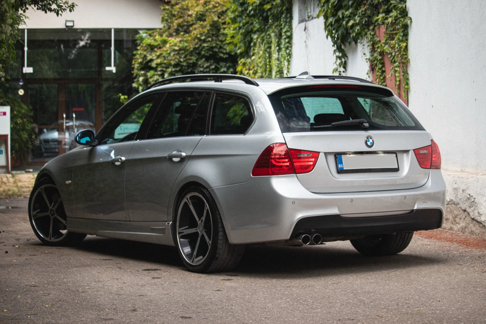 BMW 330, снимка 4 - Автомобили и джипове - 55711279