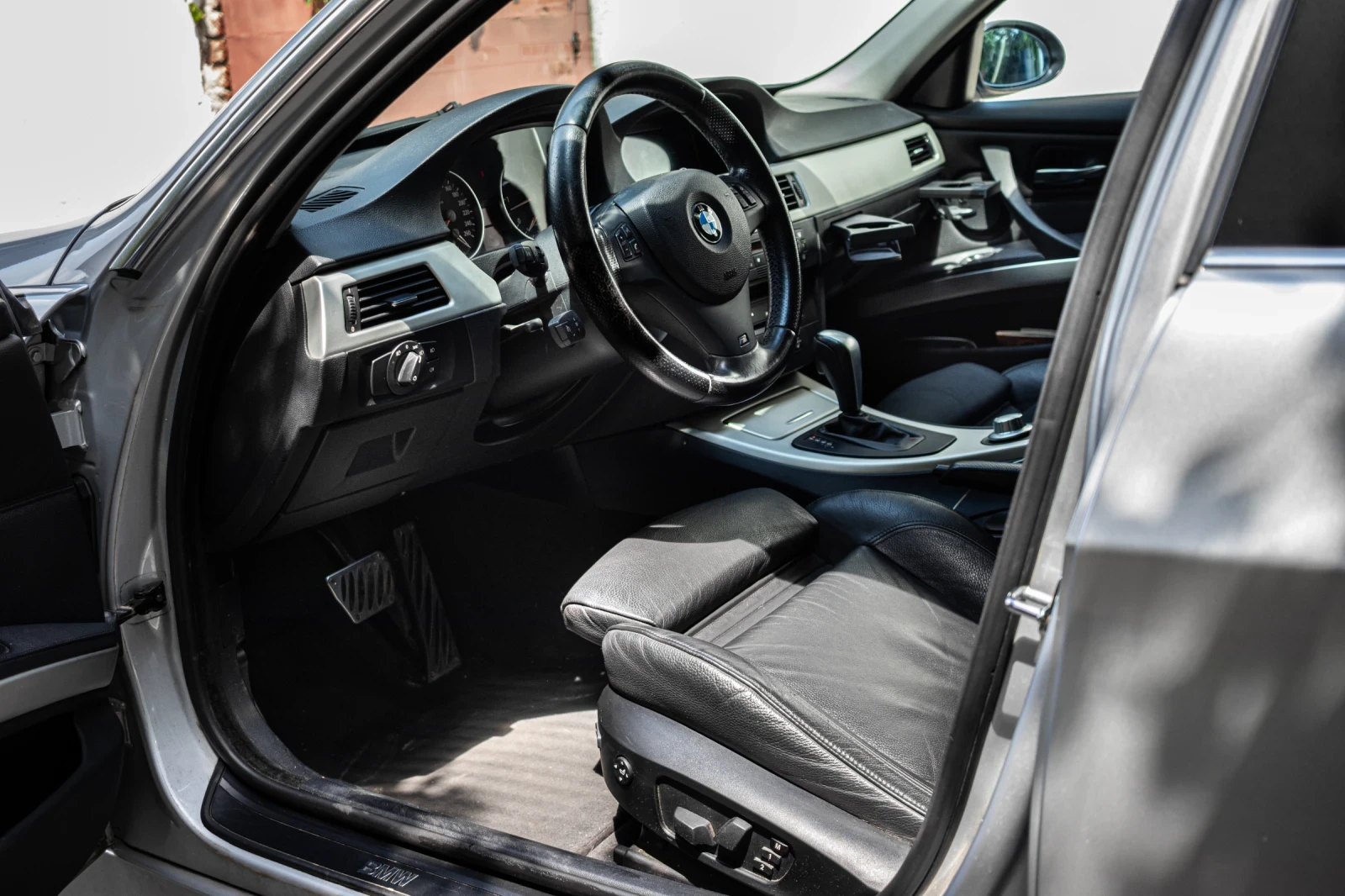 BMW 330, снимка 9 - Автомобили и джипове - 55711279