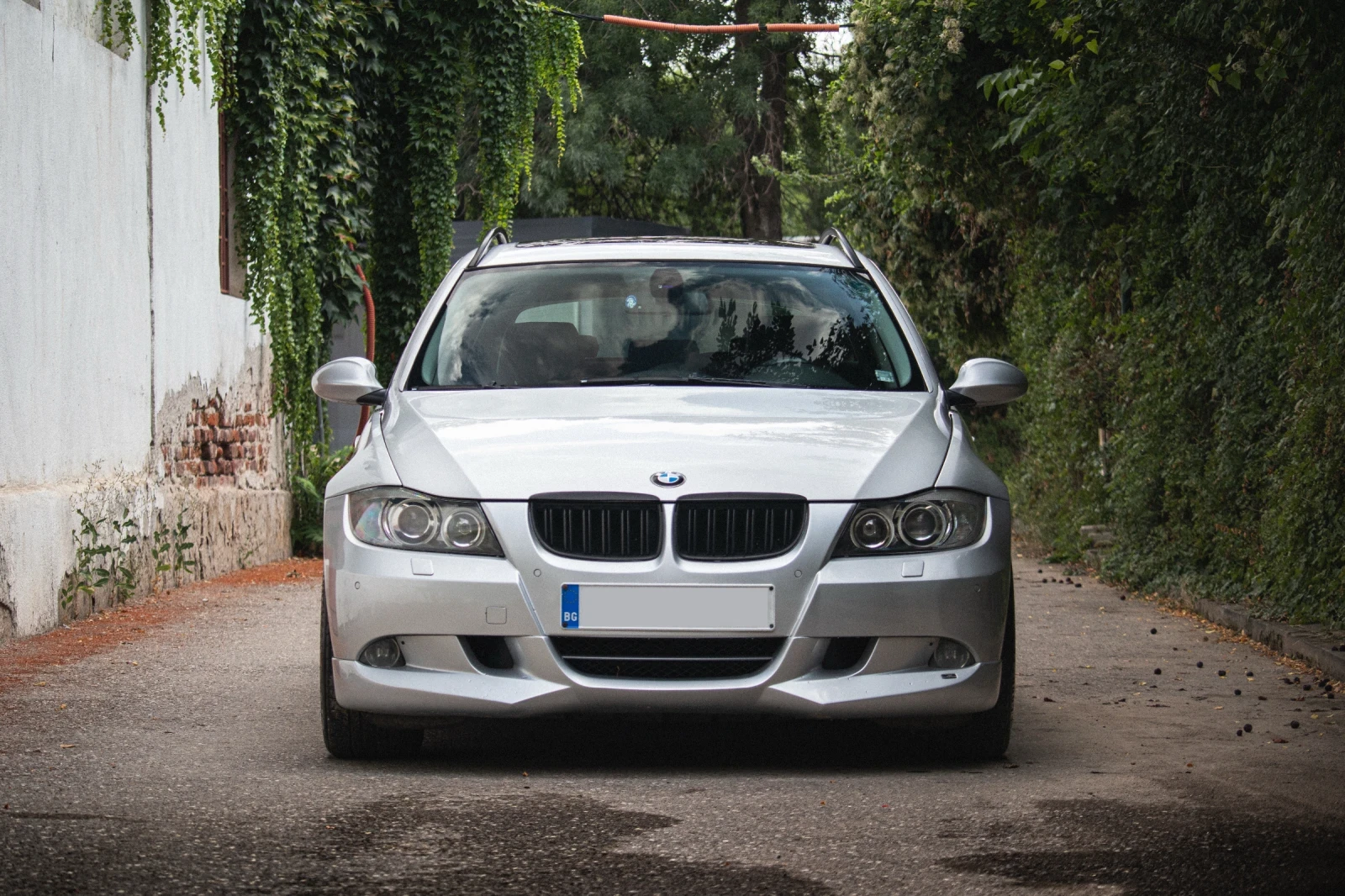 BMW 330, снимка 6 - Автомобили и джипове - 55711279