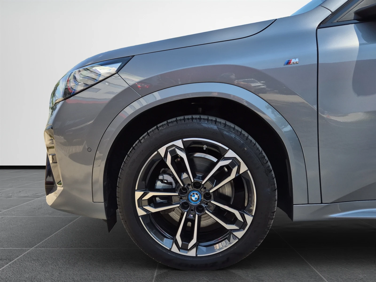 BMW iX2 xDrive30, снимка 4 - Автомобили и джипове - 55808607