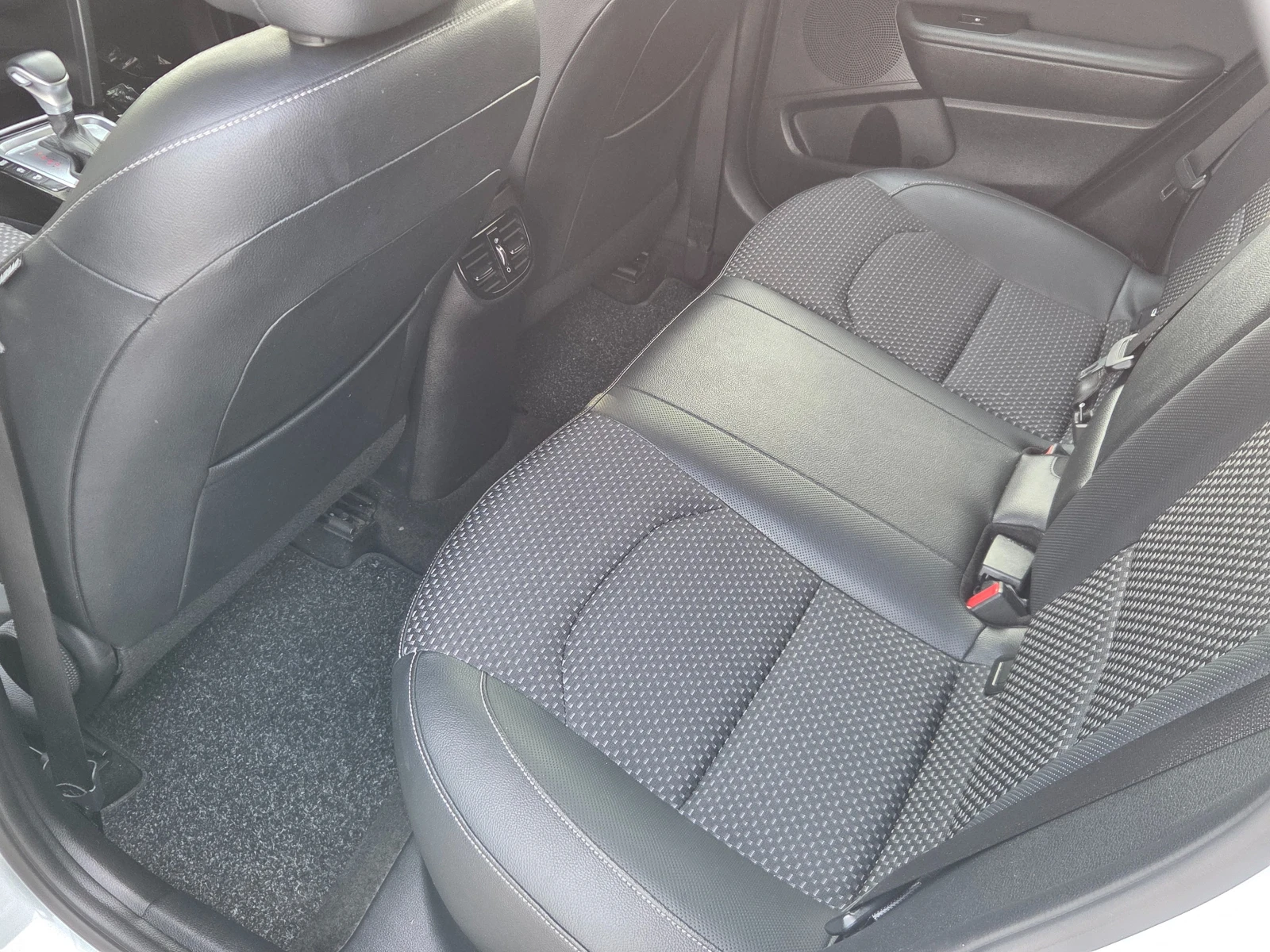 Kia XCeed 1.6 CRDI * * MILD-HYBRID* * COOCPIT* * , снимка 7 - Автомобили и джипове - 56074234