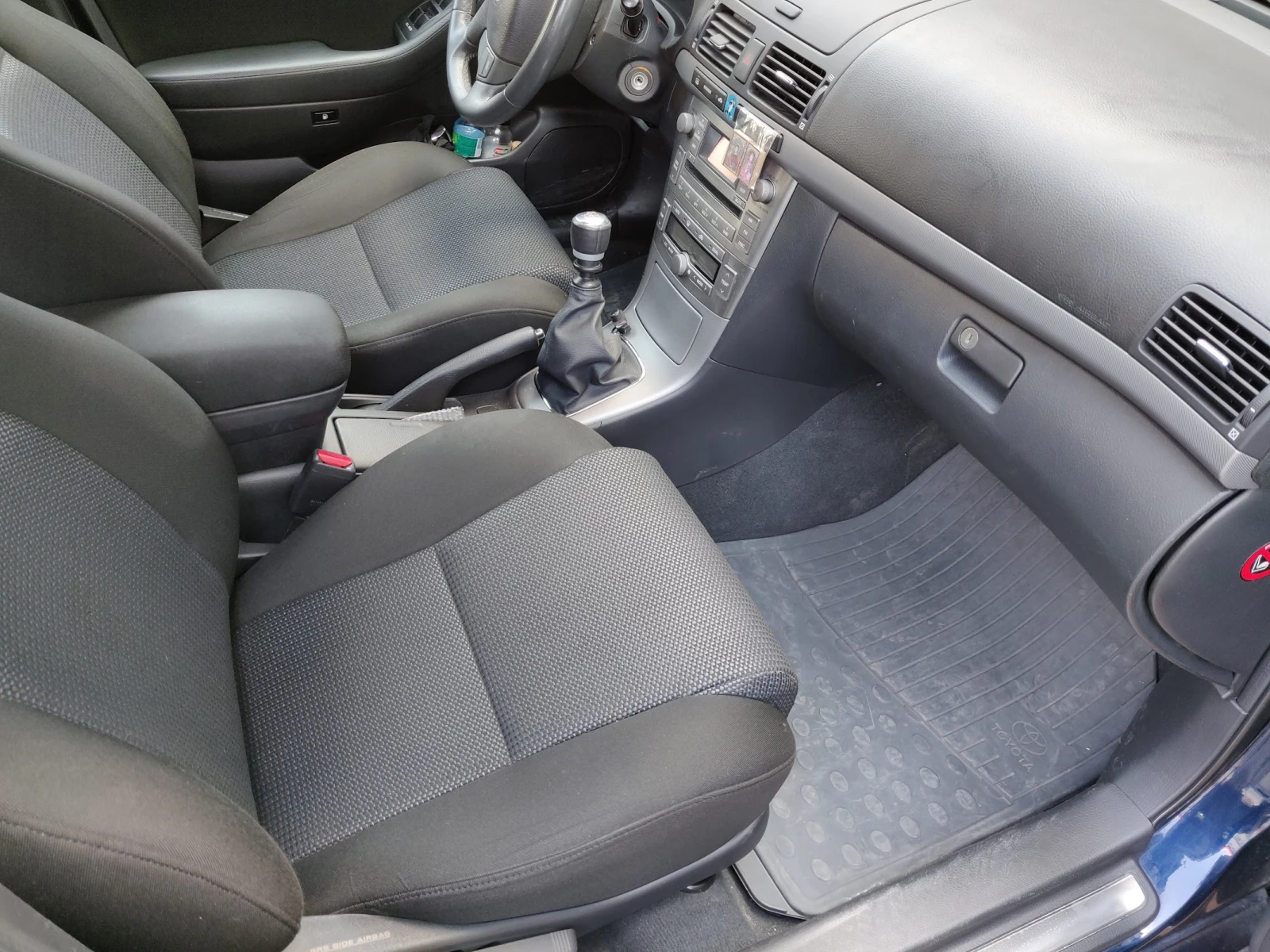 Toyota Avensis D-4D, снимка 4 - Автомобили и джипове - 56242255