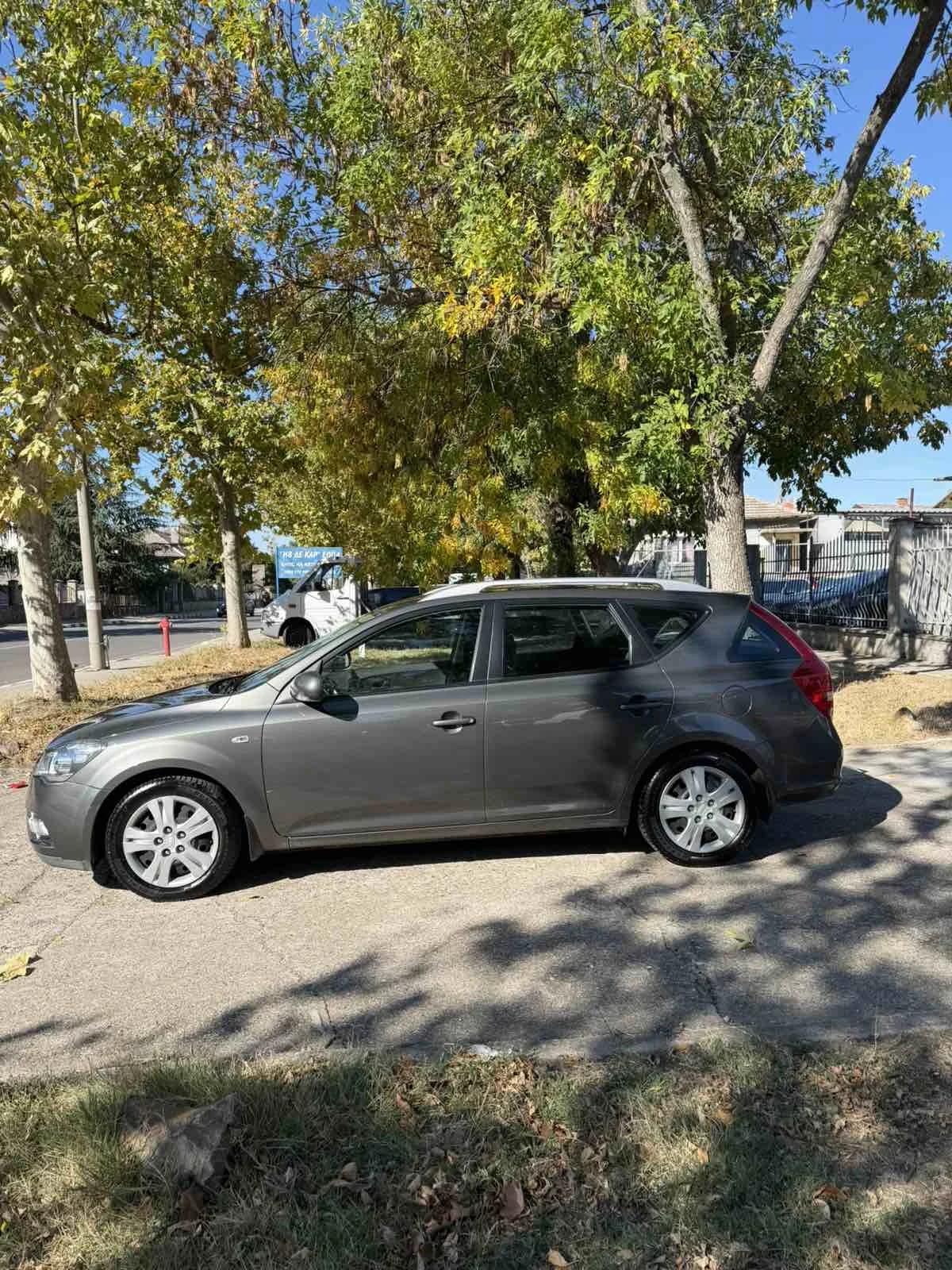 Kia Ceed 1.4 BENZIN AUSTRIA, снимка 8 - Автомобили и джипове - 56392675