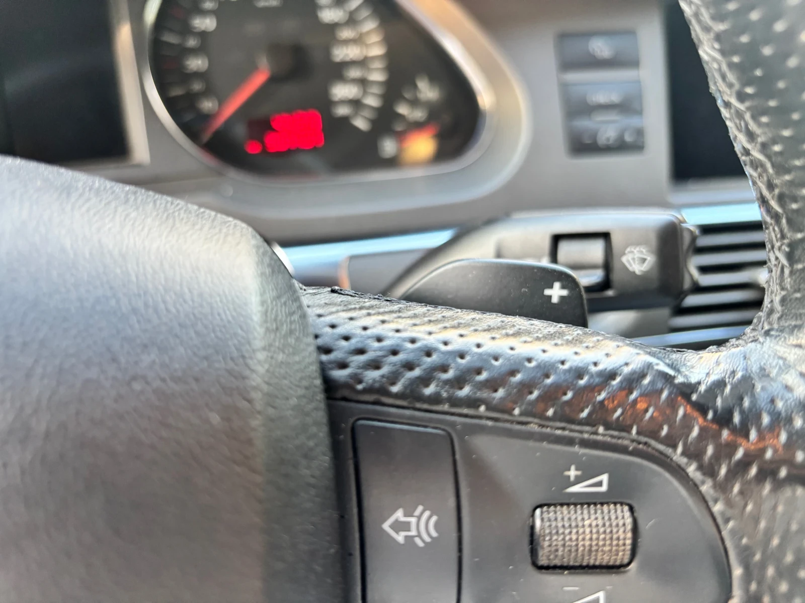 Audi A6 3.0 TDI QUATTRO СПЕШНО, снимка 10 - Автомобили и джипове - 56622189