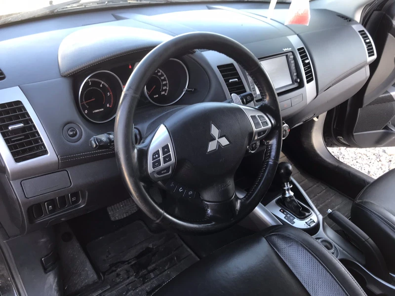 Mitsubishi Outlander 2.2 DI-D 156, снимка 15 - Автомобили и джипове - 47842362