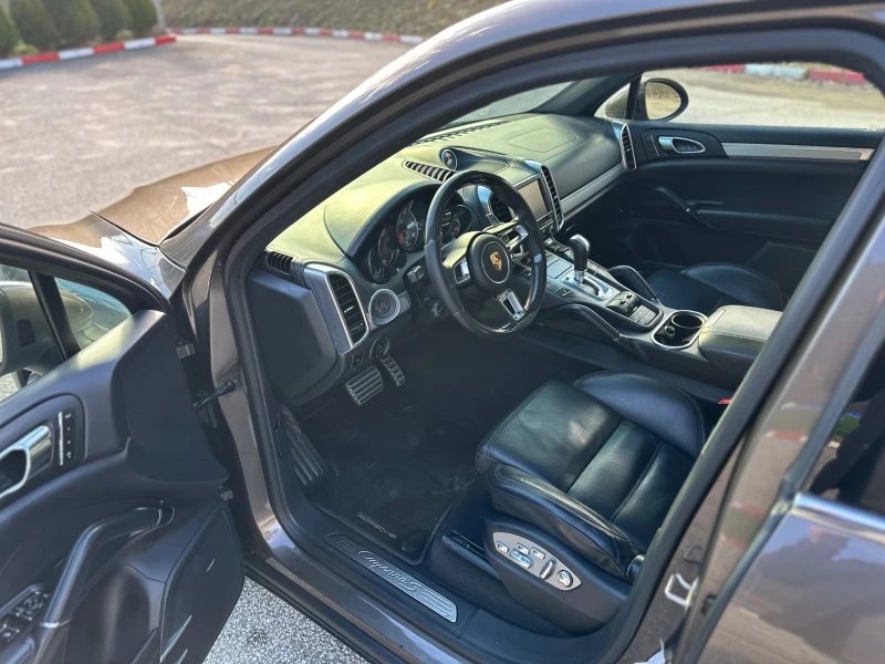 Porsche Cayenne 4.2 TDI  386hp, снимка 11 - Автомобили и джипове - 48797328