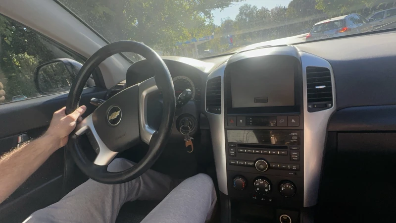 Chevrolet Captiva, снимка 4 - Автомобили и джипове - 53099940