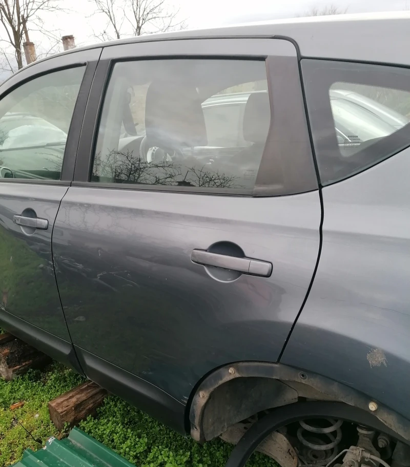 Nissan Qashqai 1.5DCI , снимка 17 - Автомобили и джипове - 52886422