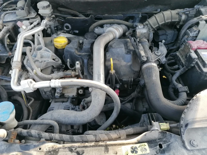 Nissan Qashqai 1.5DCI , снимка 13 - Автомобили и джипове - 52886422