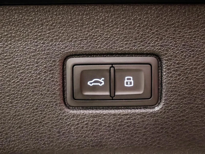 Audi Q7 * Komfort 55 TFSI quattro * CARFAX * БЕЗ ПЪРВОНАЧА, снимка 17 - Автомобили и джипове - 52923926