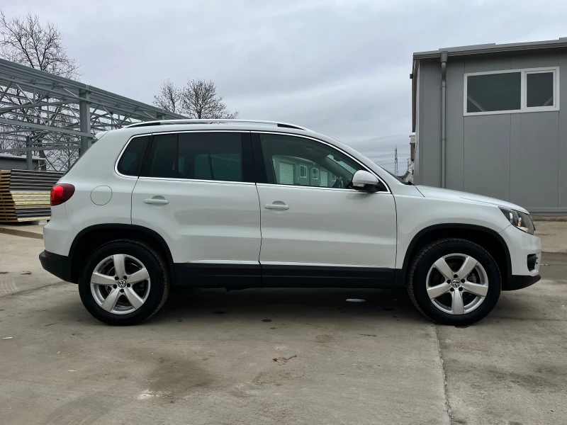 VW Tiguan 2, 0TDI-150k.с/2016г/4х4/АВТОМАТИК/НАВИГАЦИЯ/ТОП!!, снимка 8 - Автомобили и джипове - 53296778