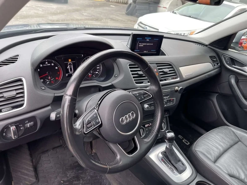 Audi Q3 * quattro Progressiv * CARFAX * ЦЕНА ДО БГ, снимка 12 - Автомобили и джипове - 53327883