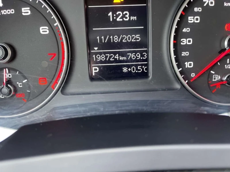 Audi Q3 * quattro Progressiv * CARFAX * ЦЕНА ДО БГ, снимка 15 - Автомобили и джипове - 53327883