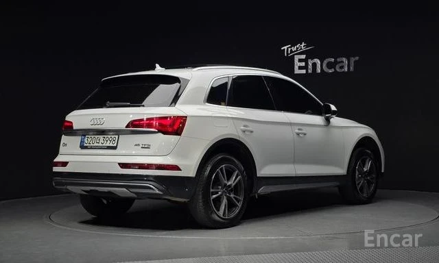 Audi Q5 45 TFSI quattro | ПАНОРАМА | ЗАДНА КАМЕРА | , снимка 2 - Автомобили и джипове - 54859802