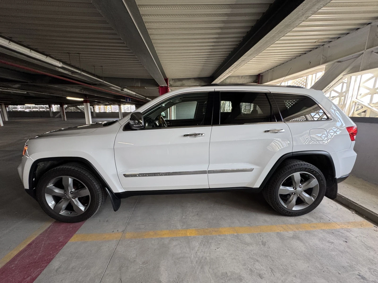 Jeep Grand cherokee Overland - изображение 5