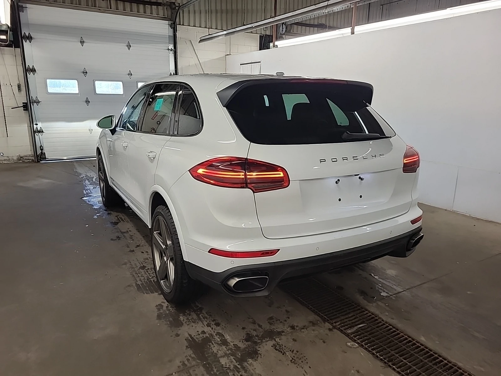 Porsche Cayenne * CARFAX* АВТОФИНАНСИРАНЕ*  - изображение 4