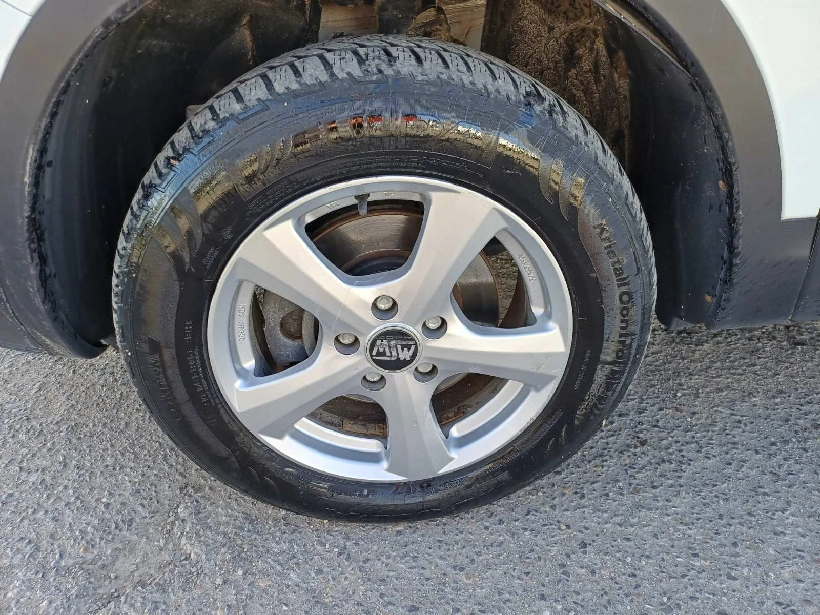 Nissan Qashqai 1.5 dCi Facelift, снимка 16 - Автомобили и джипове - 53824060