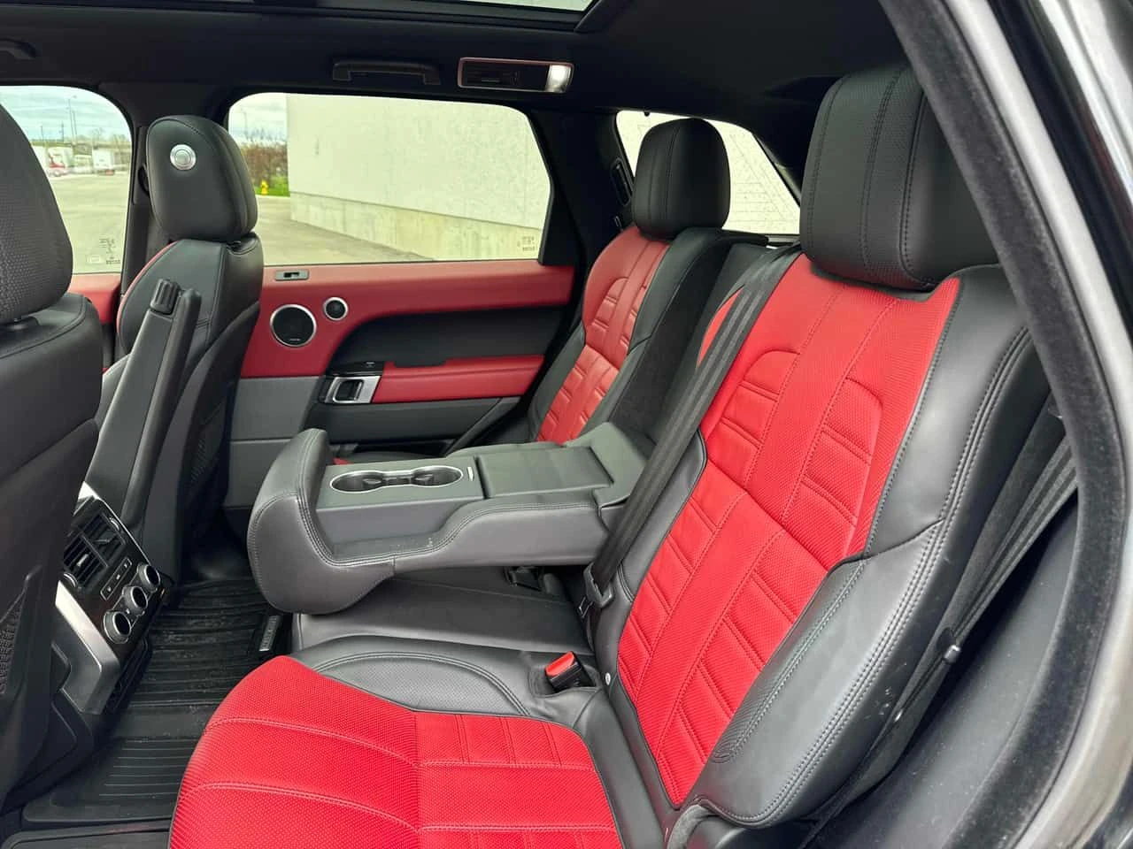 Land Rover Range Rover Sport * HSE Dynamic * MERIDIAN* ОБДУХВАНЕ* PANO, снимка 10 - Автомобили и джипове - 54380040