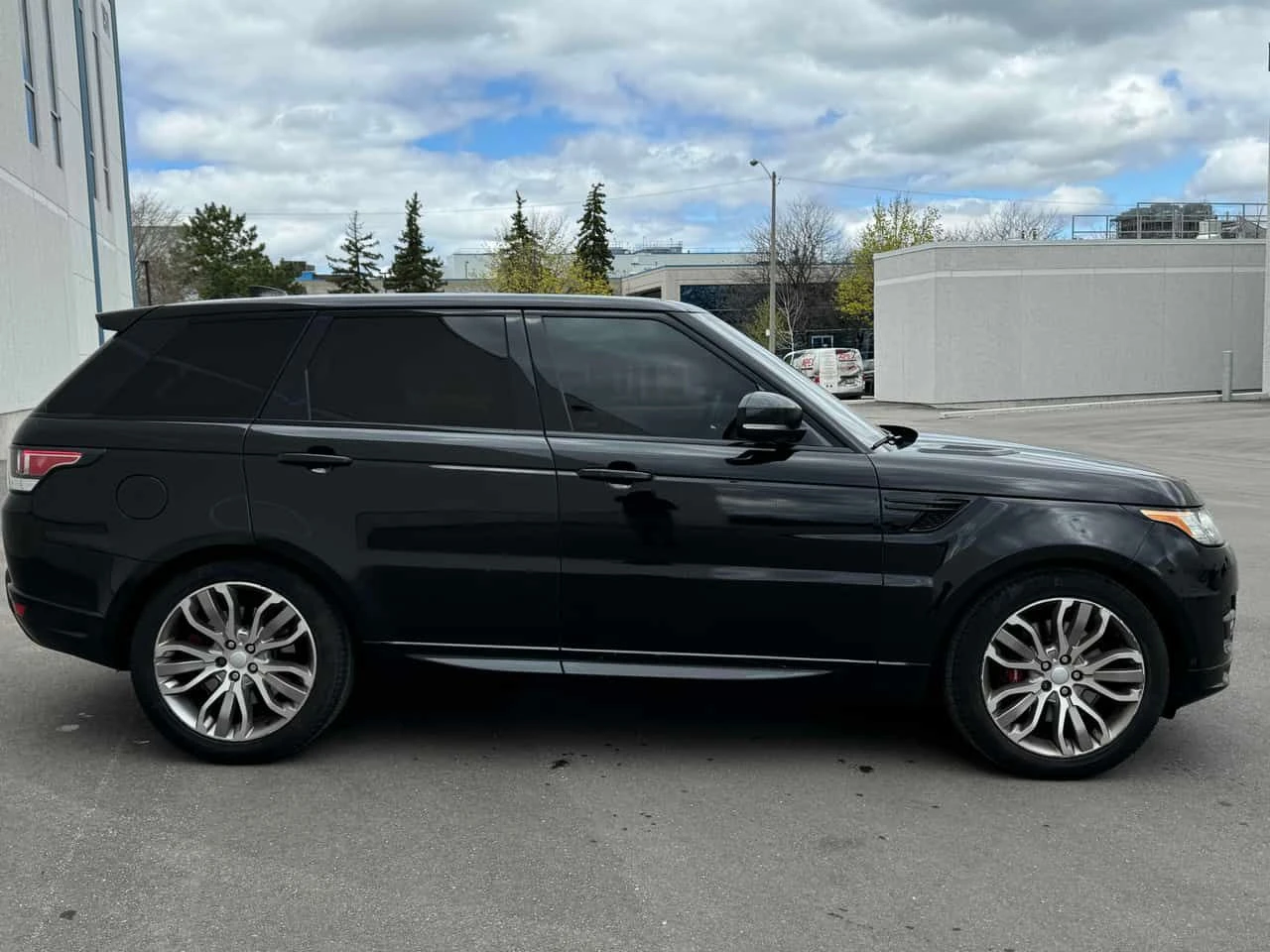 Land Rover Range Rover Sport * HSE Dynamic * MERIDIAN* ОБДУХВАНЕ* PANO, снимка 3 - Автомобили и джипове - 54380040