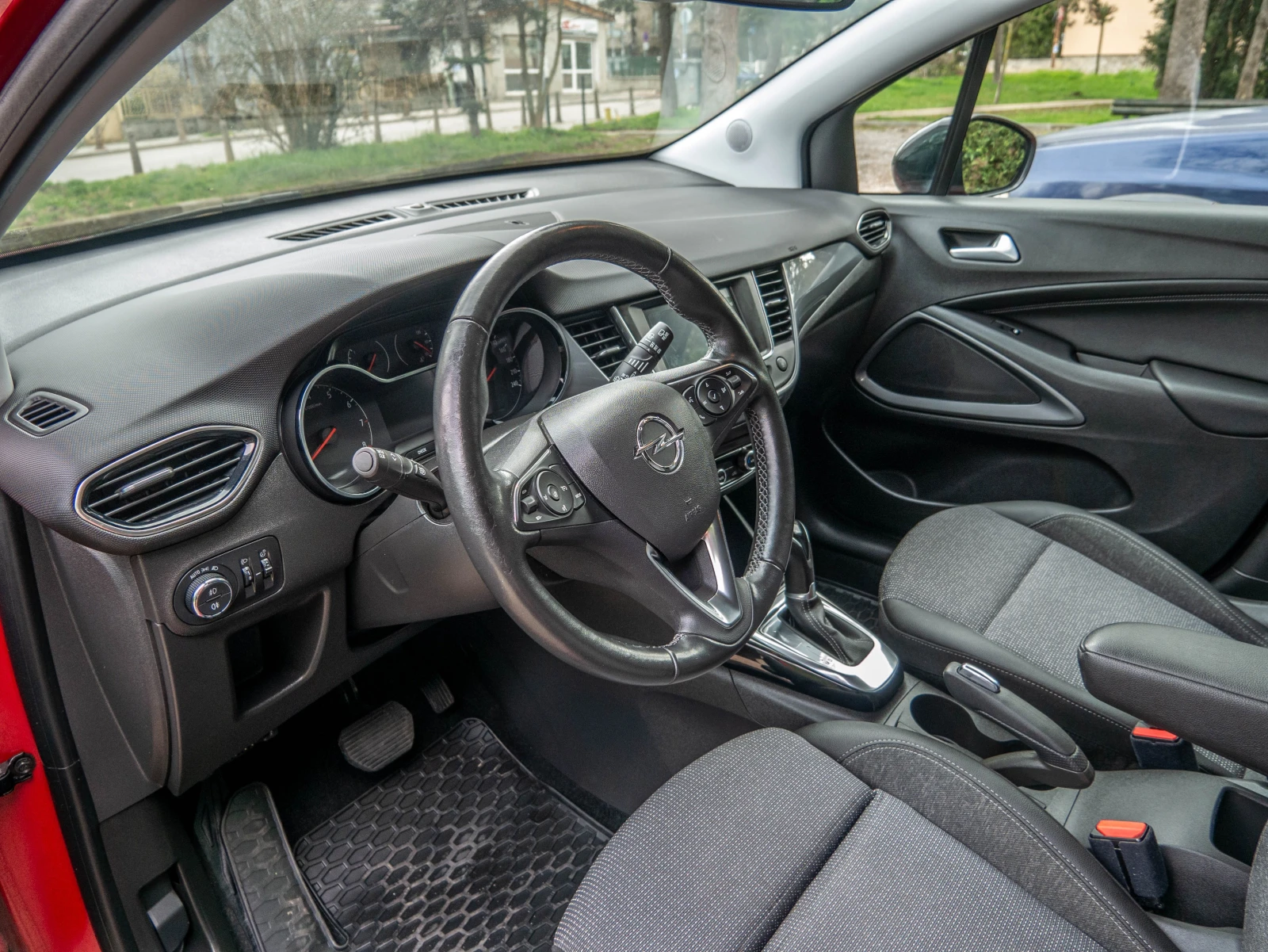 Opel Crossland X 1.2 Turbo АВТОМАТИК | 2г. ГАРАНЦИЯ | , снимка 9 - Автомобили и джипове - 54720400