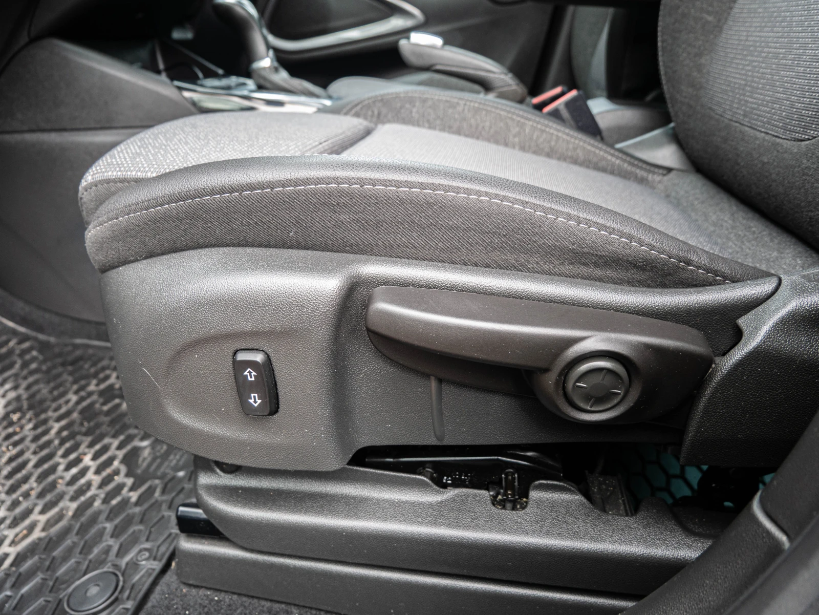 Opel Crossland X 1.2 Turbo АВТОМАТИК | 2г. ГАРАНЦИЯ | , снимка 14 - Автомобили и джипове - 54720400