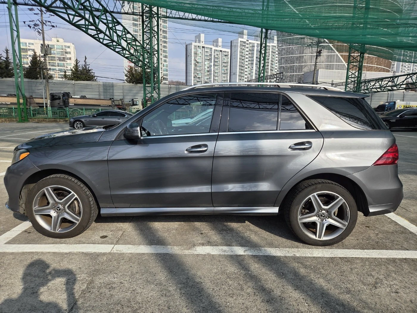 Mercedes-Benz GLE 350 ЛЮК* KEYLESS* ПОДГРЕВ ВОЛАН* КРАЙНА ЦЕНА, снимка 4 - Автомобили и джипове - 55271954