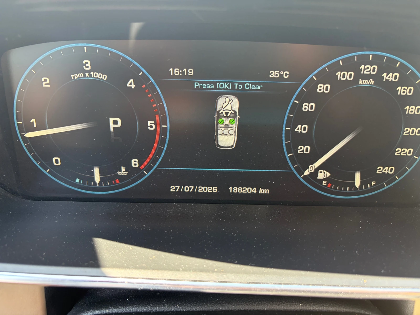 Land Rover Range rover Отличен , снимка 8 - Автомобили и джипове - 55435174