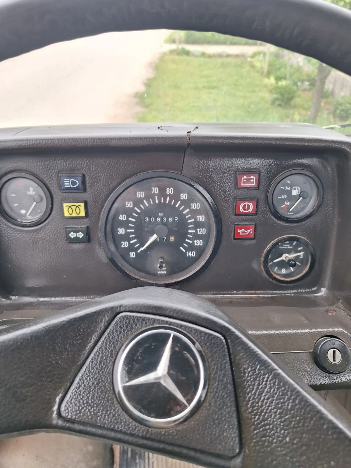 Mercedes-Benz 208 2.3D САМОСВАЛ - изображение 8