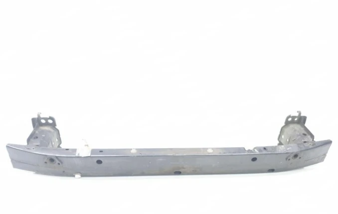 Основа предна броня Toyota Auris 2007-   