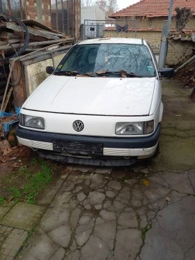 Продава се на части VW Passat 1989 г. Бензин/1.8, снимка 2 - Части - 49528668