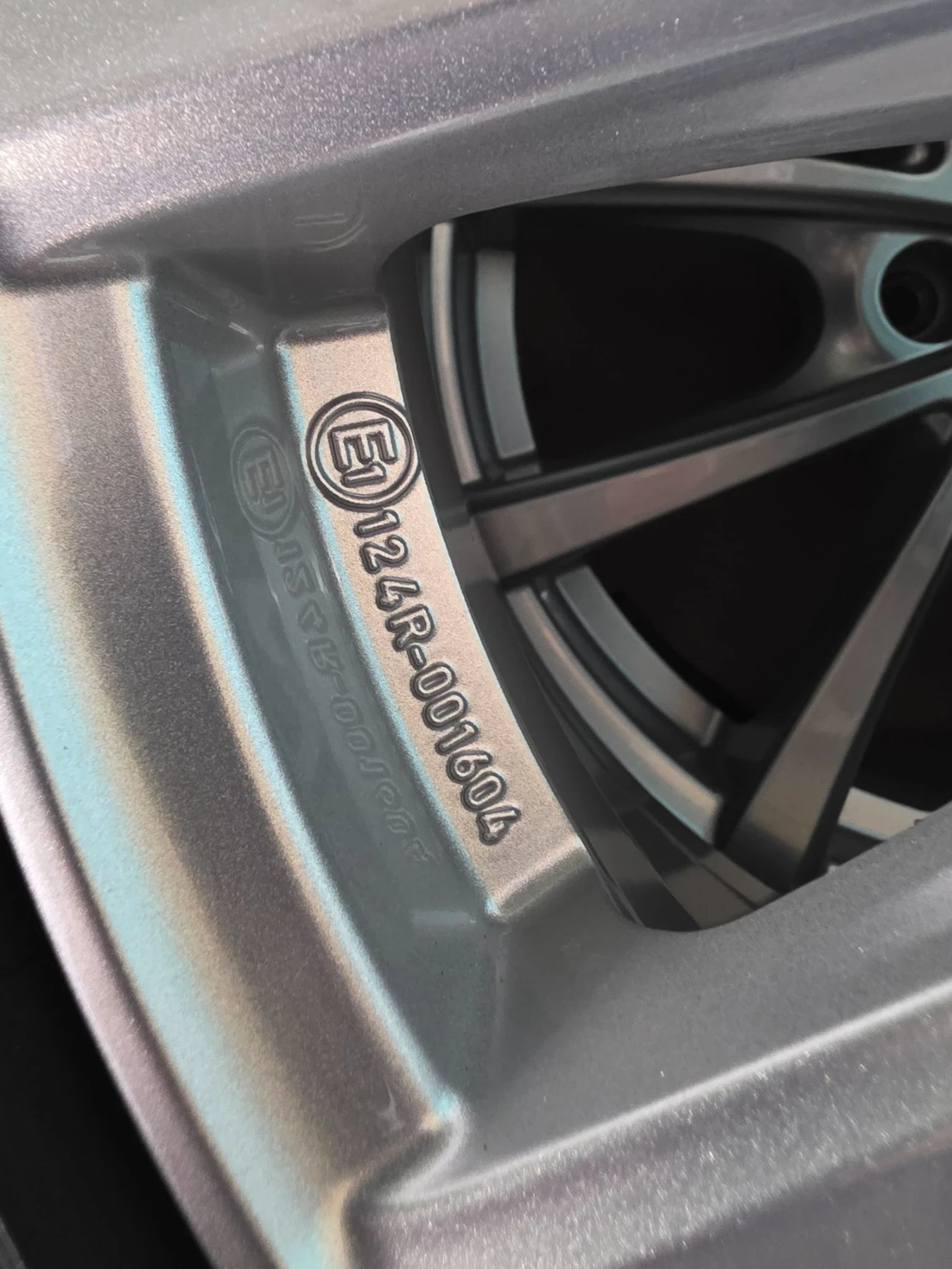 ���� � ������ 215/55R17 �� VW T-Roc | Mobile.bg � ����������� 5