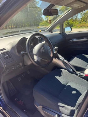 Toyota Auris 2.0 D4d Перфектна, снимка 9