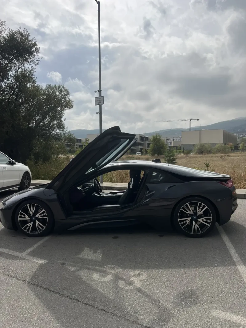 BMW i8   Бартер Лизинг, снимка 5 - Автомобили и джипове - 47547265