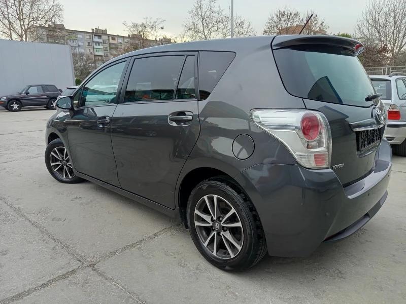 Toyota Verso, снимка 7 - Автомобили и джипове - 49588346