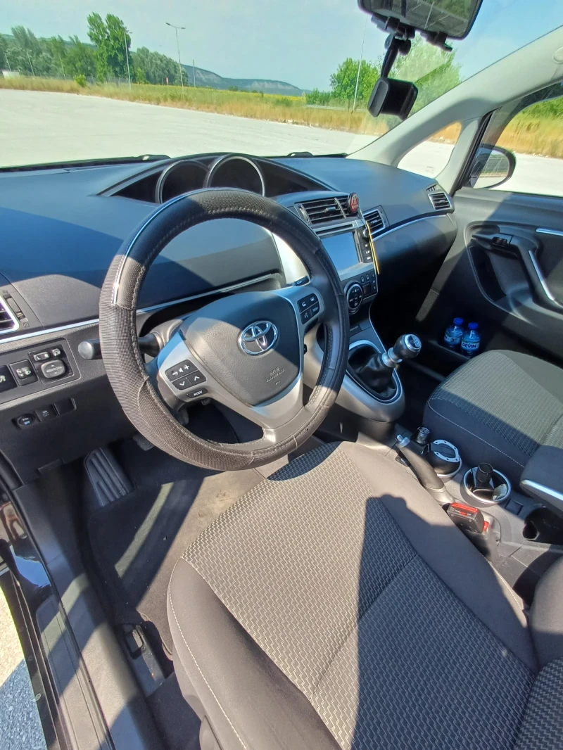 Toyota Verso, снимка 11 - Автомобили и джипове - 51946797