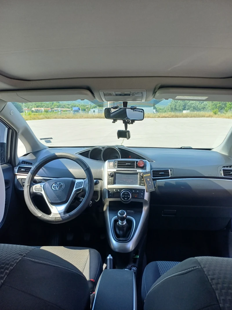 Toyota Verso, снимка 4 - Автомобили и джипове - 51946797