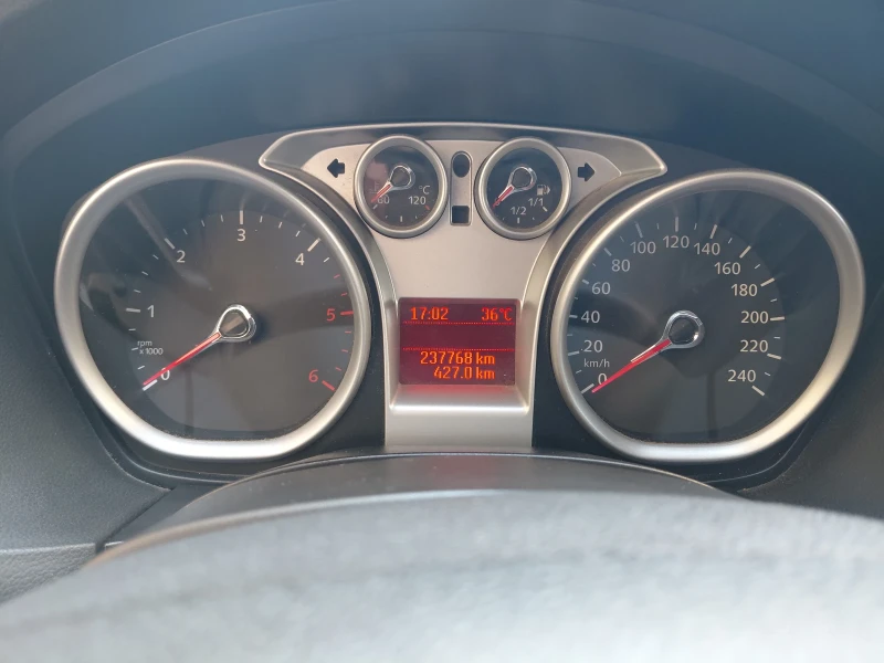 Ford Focus, снимка 14 - Автомобили и джипове - 52310943