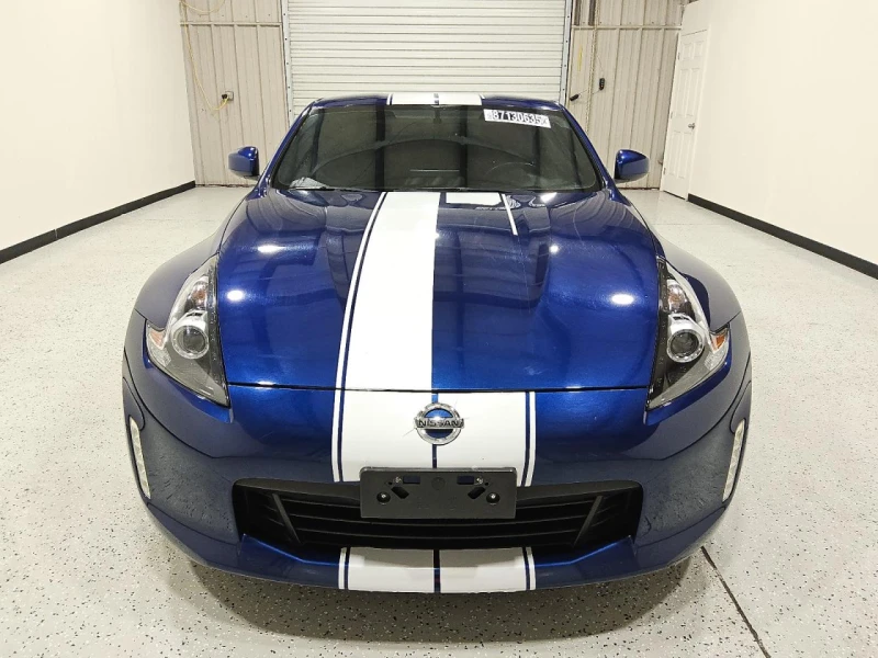 Nissan 370Z, снимка 2 - Автомобили и джипове - 52536146