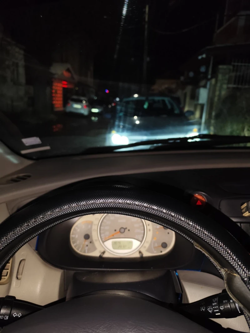 Nissan Almera tino, снимка 9 - Автомобили и джипове - 52577431