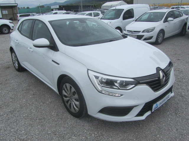 Renault Megane, снимка 2 - Автомобили и джипове - 47422500