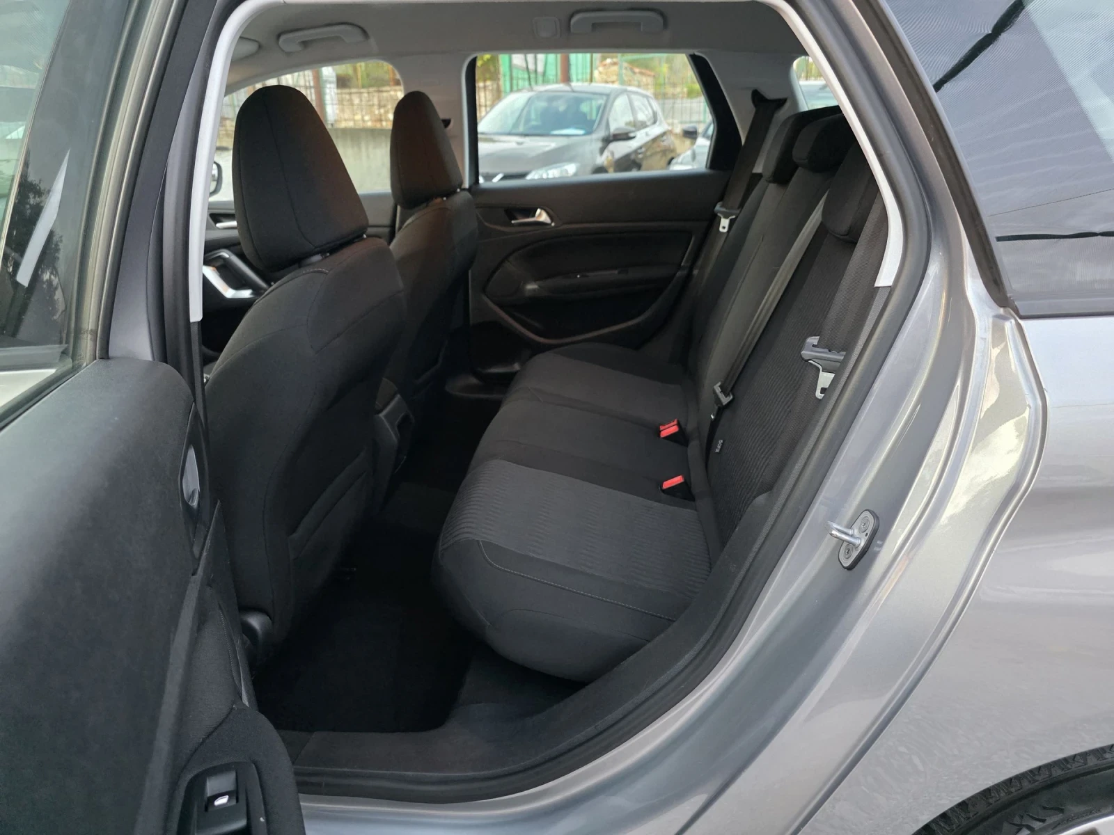 Peugeot 308 1.6 HDI 120 К.С. 6 СКОРОСТИ / НАВИ / ЕВРО 6 - изображение 10