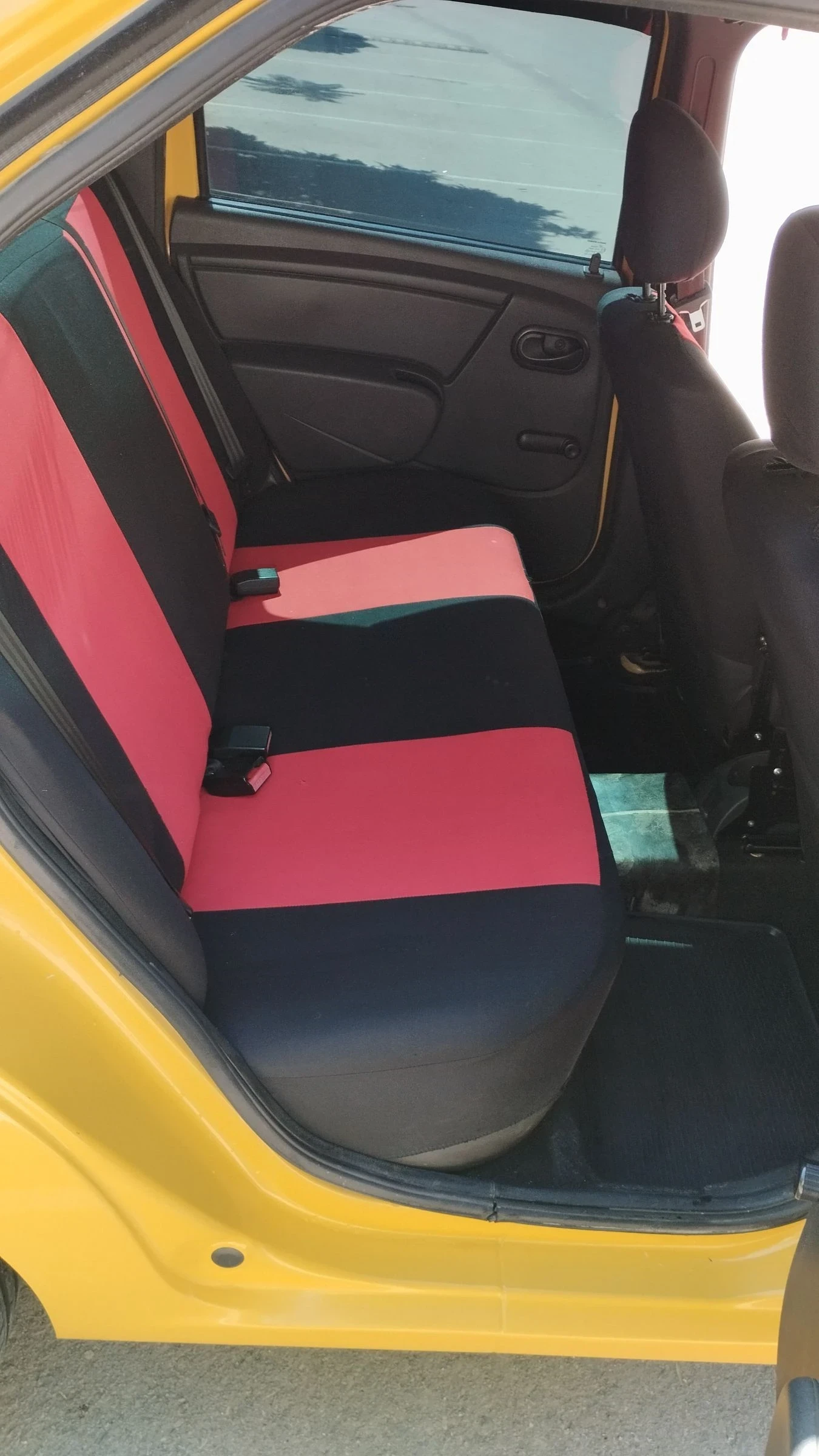 Dacia Logan 1.5 dci - Първи собственик, снимка 17 - Автомобили и джипове - 53869818