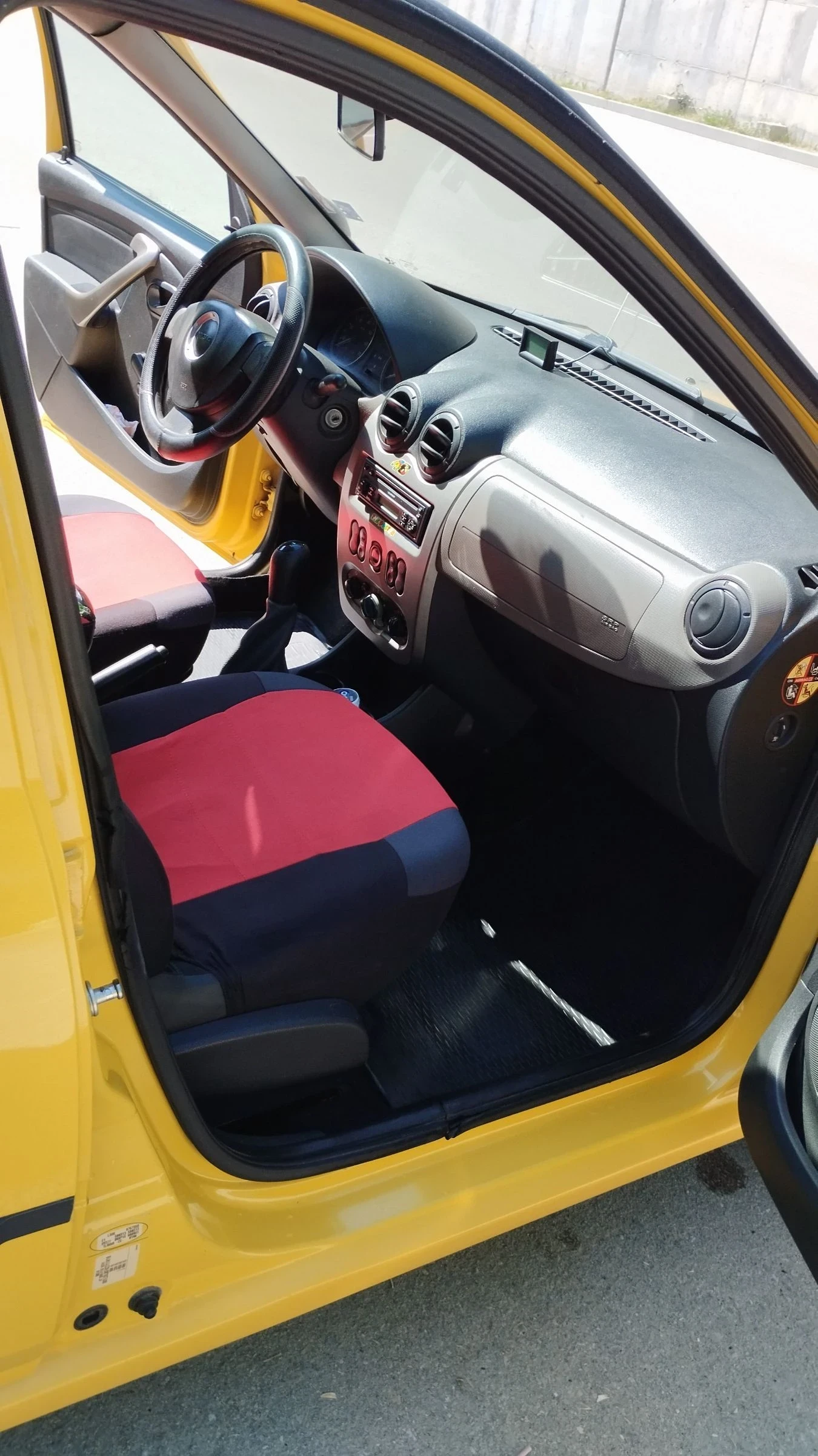 Dacia Logan 1.5 dci - Първи собственик, снимка 12 - Автомобили и джипове - 53869818