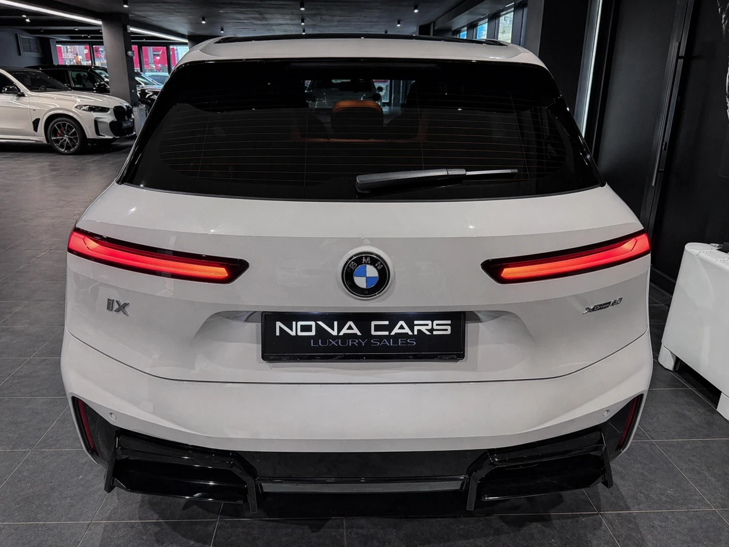 BMW iX 60 xDrive, снимка 4 - Автомобили и джипове - 54227491