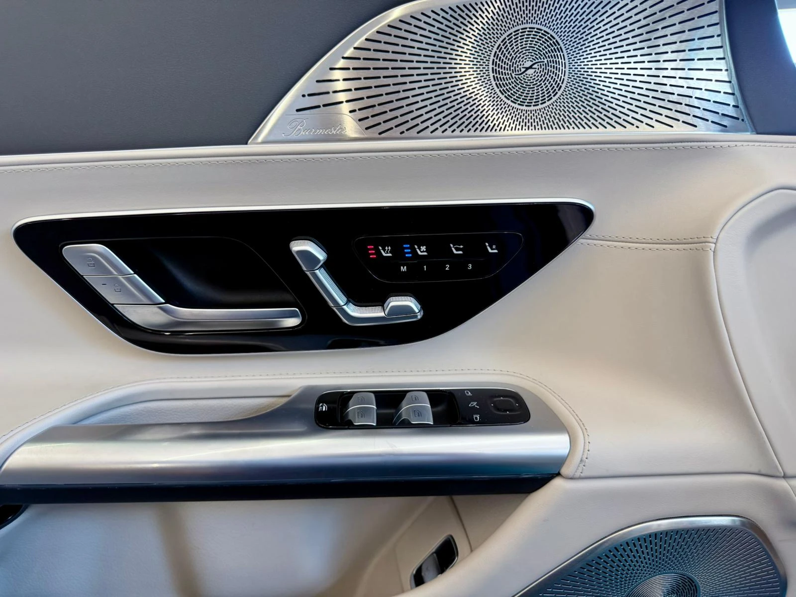 Mercedes-Benz SL 63 AMG Cabrio* Burmester* NightP* �������* �����* ������ | Mobile.bg � ����������� 7